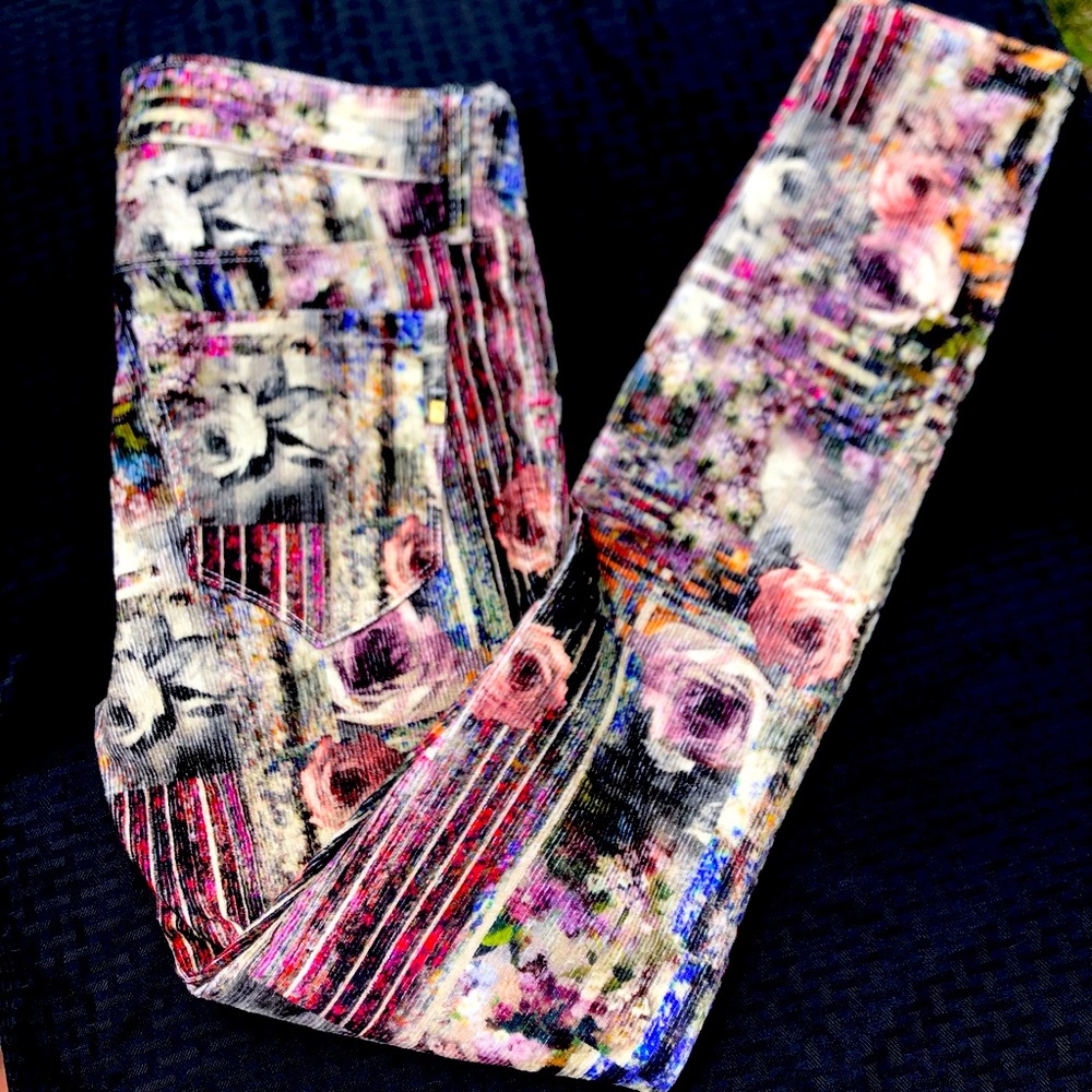 NWOT floral corduroy skinny pants Genetic